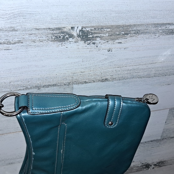 1107 Victoria Roberts Small Crossbody - Picture 4 of 12